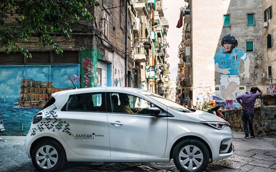 Mobilize, il car sharing di Renault sbarca all’ombra del Vesuvio