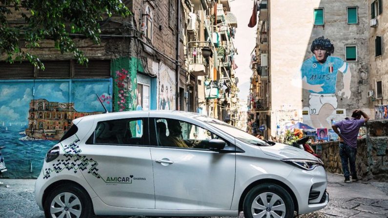 Mobilize, il car sharing di Renault sbarca all’ombra del Vesuvio