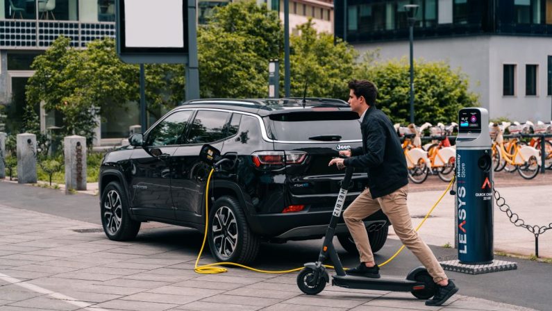 Leasys e Helbiz insieme per un progetto di mobilità sostenibile