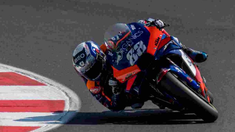 Oliveira sfreccia nel venerdì di libere al Sachsenring