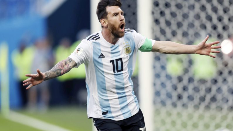 Messi trascina l’Argentina, Cavani stende il Paraguay