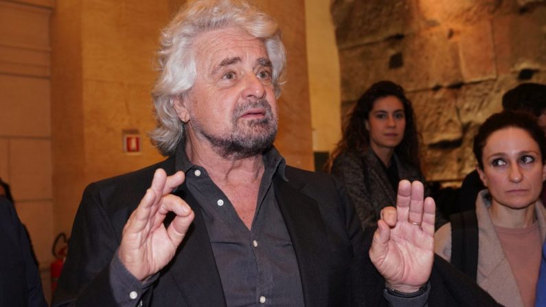 M5S, Grillo a Crimi “Autorizza entro 24 ore il voto su Rousseau”