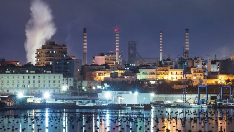 Ex Ilva, guasti e altiforni fermi Giorgetti attacca Mittal  