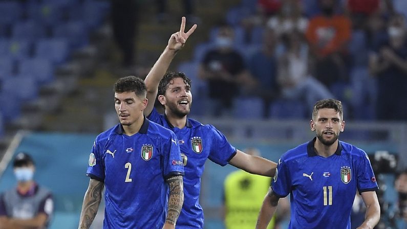 Europei di calcio, l'Italia batte anche la Svizzera: doppietta di Locatelli poi Immobile