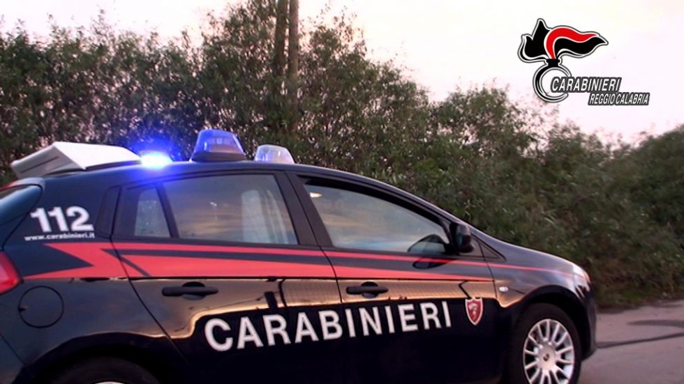 Coronavirus, positivo al Covid andava a fare la spesa: denunciato nel Reggino. Chiuso anche un ristorante