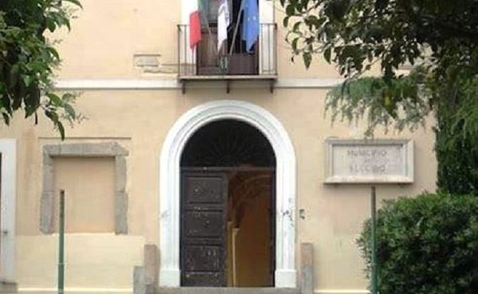 Il palazzo comunale di San Lucido