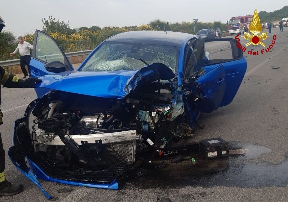 Una delle auto coinvolte nell'incidente