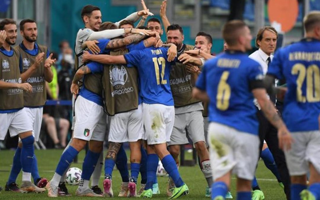 Esultanza azzurra dopo la vittoria con il Galles