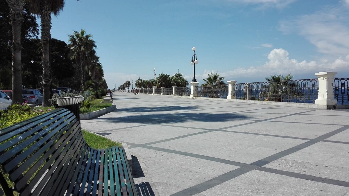 https://www.quotidianodelsud.it/wp-content/uploads/2021/06/lungomare-reggio-calabria.jpg
