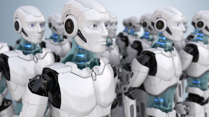 C'è anche un robot per tenere compagnia agli anziani. Ma che tristezza