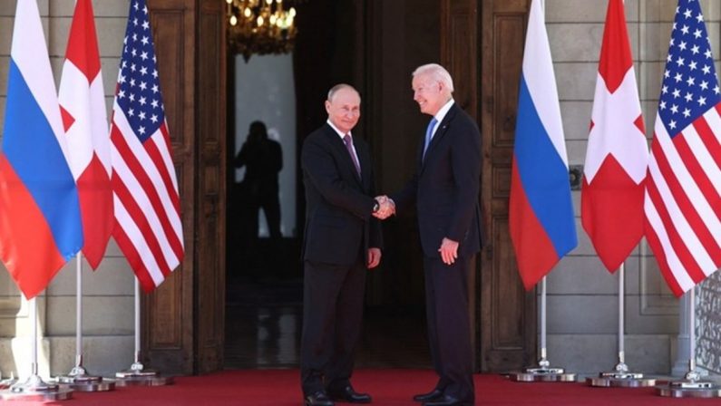 La guerra in Ucraina, Biden-Putin, sul nucleare botta e risposta da brividi