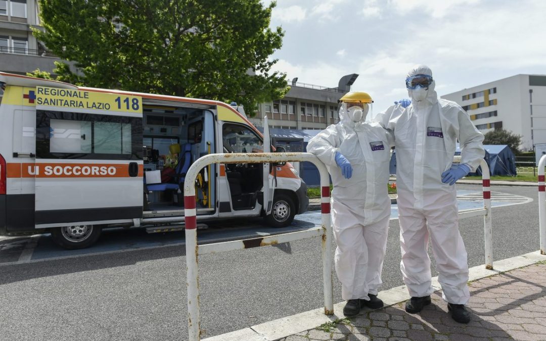 Covid, 882 nuovi casi e 21 decessi in 24 ore