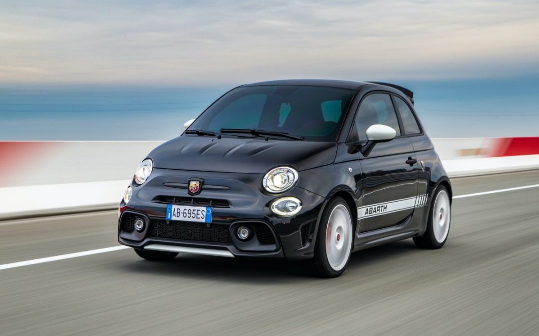 Abarth 695 Esseesse, la nuova “Collectors’ Edition” dello Scorpione
