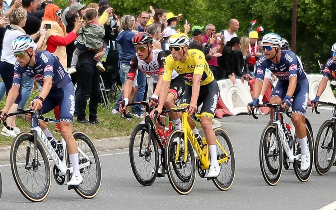 Mohoric vince la 7^ tappa al Tour, Van der Poel resta in giallo