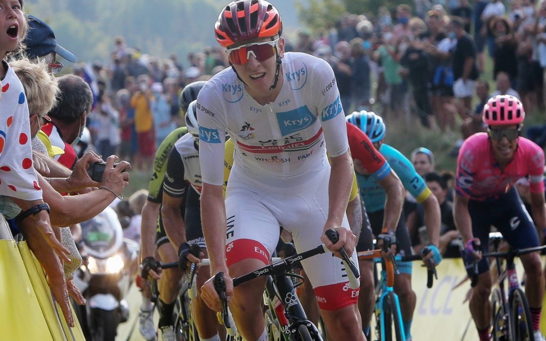 Pogacar si prende la maglia gialla al Tour de France
