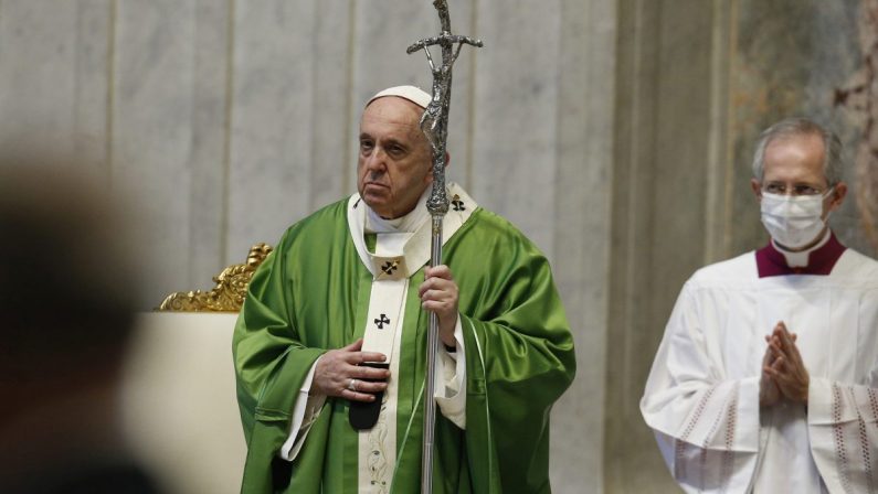 Il Papa al “Gemelli” per un intervento programmato al colon
