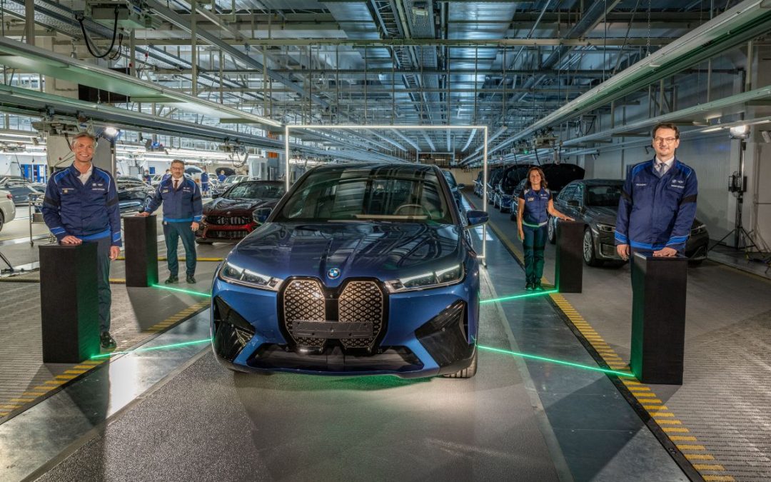 Al via produzione BMW iX nello stabilimento di Dingolfing