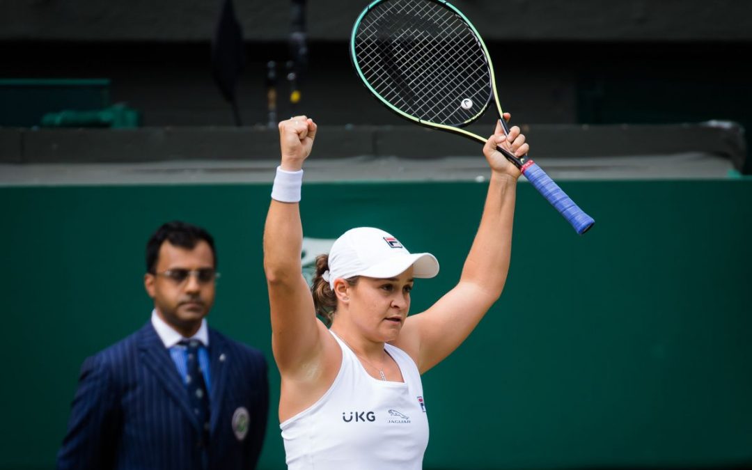 Barty regina di Wimbledon, domani Berrettini-Djokovic