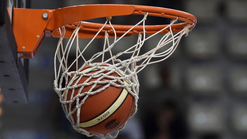 Middleton trascina i Bucks, Finals Nba contro i Suns sul 2-2