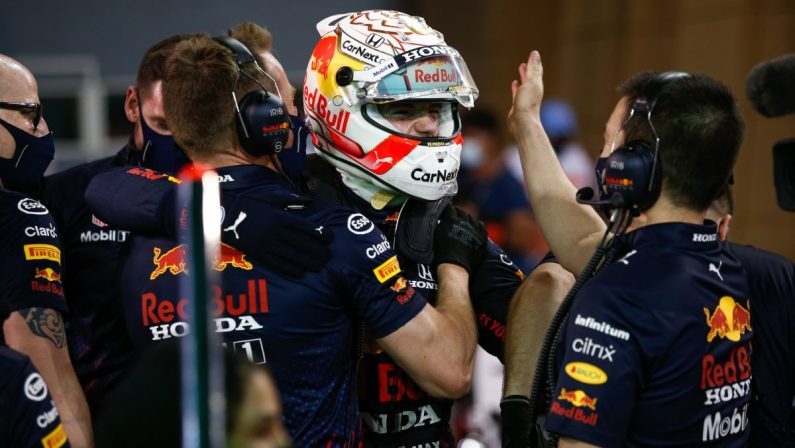 Verstappen vola nelle libere a Silverstone, Leclerc 4°