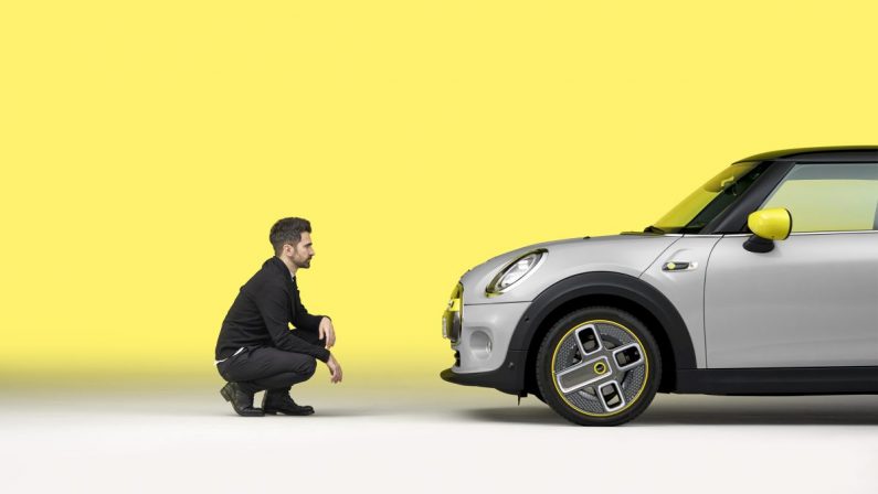 Mini Electric, “The iconic sound of silence”