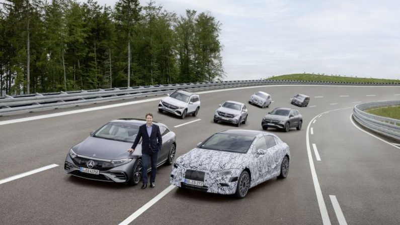 Mercedes-Benz si prepara a diventare completamente elettrica