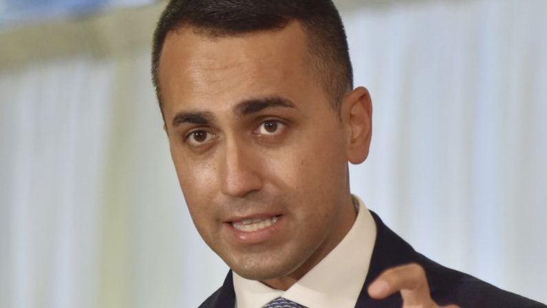 Vaccino, Di Maio “Unico modo per uscire dalla crisi”