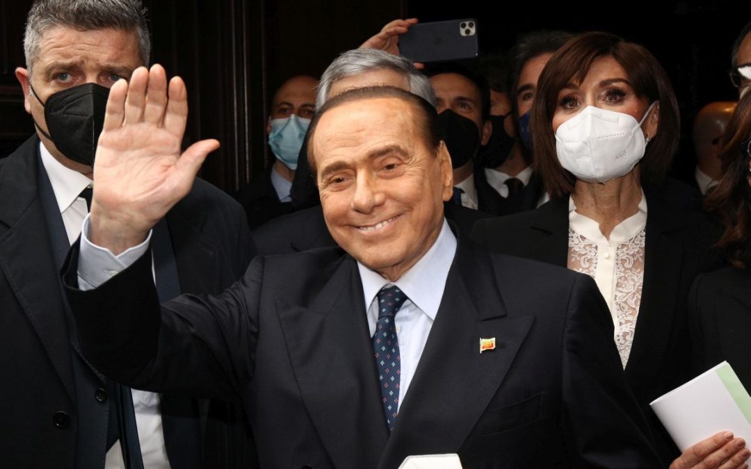 Berlusconi “Opporsi al vaccino non è libertà, serve unità nazionale”