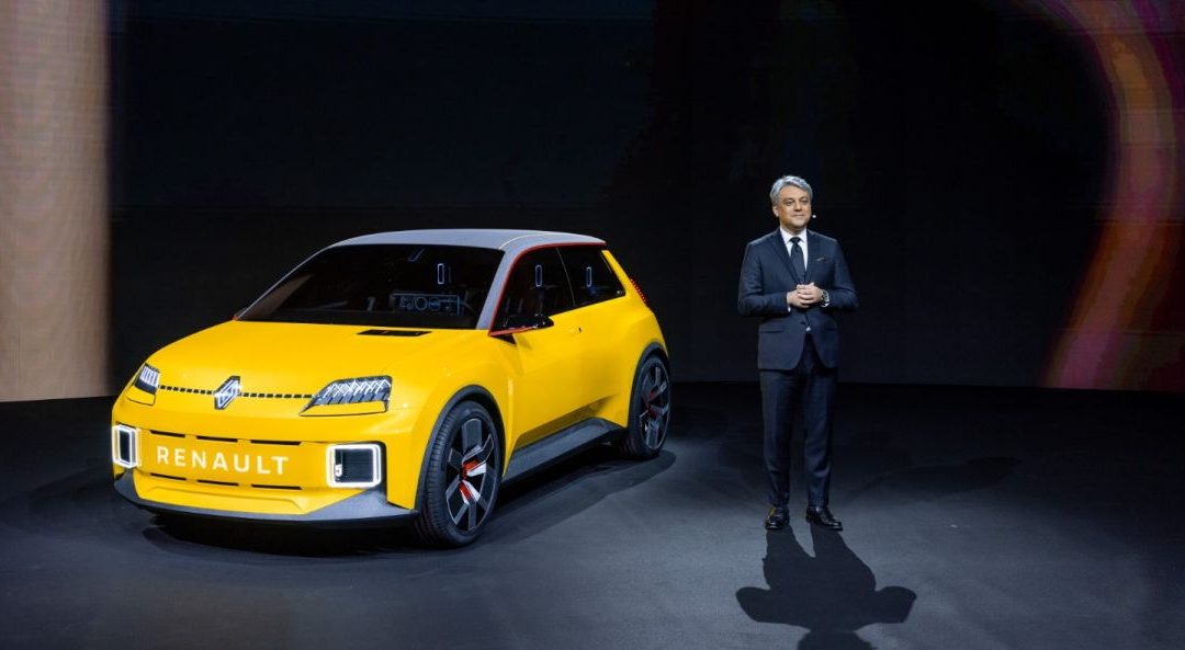 Renault, nel primo semestre torna l’utile ma ricavi in calo