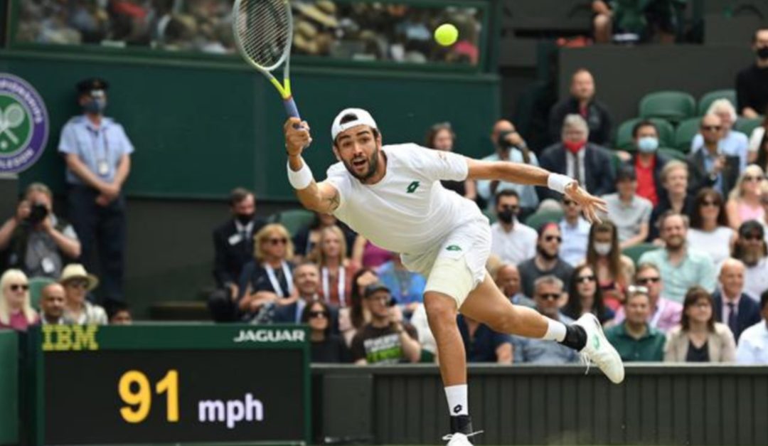 Matteo Berrettini durante la finale con Djokovic