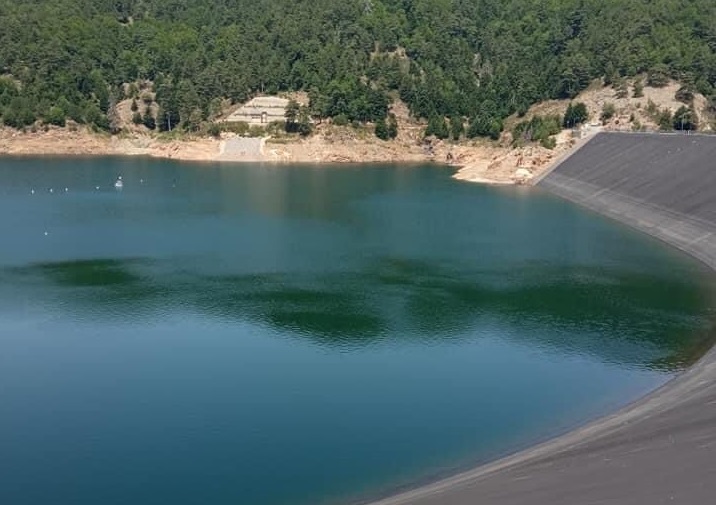 I campi irrigati con l'acqua potabile: la denuncia di Sorical. Si rischia la crisi idrica