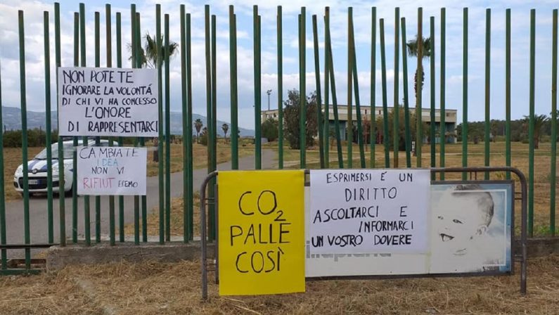 Ecodistretto a Villapiana, vibranti proteste contro il sindaco e l'assessore De Caprio