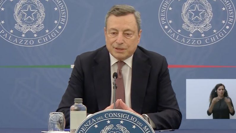 Bari, l'Its Cuccovillo in festa: arriva Draghi