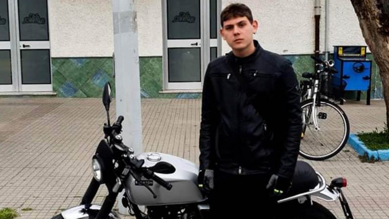 Amantea: la Procura sequestra la salma di Serghej, il 17enne morto in un incidente