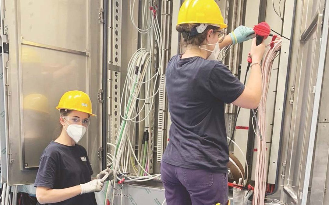 Lavoratrici nell'azienda di Giuseppe Pugliese