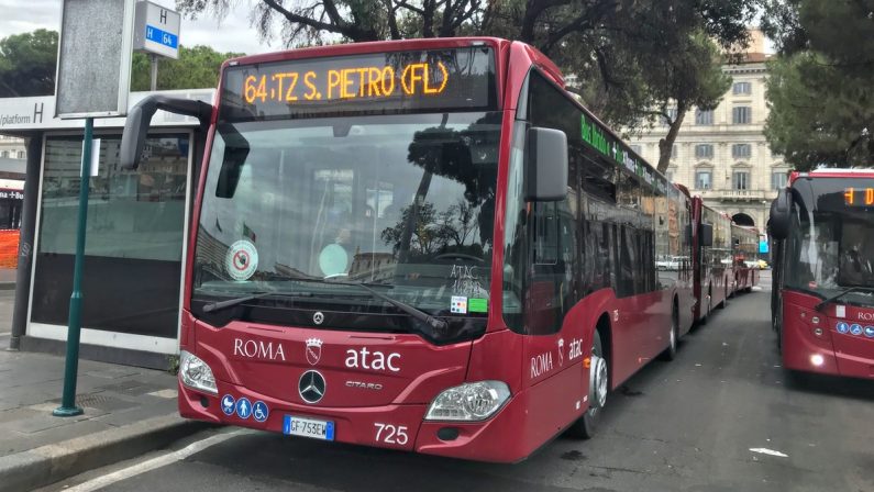 Finale Euro 2020, a Roma si fermano tram e bus per il timore di danneggiamenti