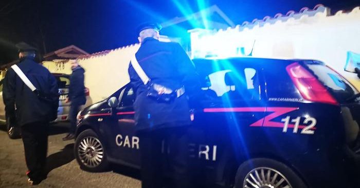 Bisceglie, giovane ferito a coltellate nella notte