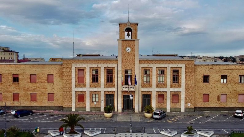 Emergenza aule a Vibo: prefetto, Carabinieri e Provincia in soccorso del Comune