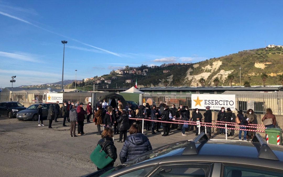 Il centro vaccinale dell'Esercito a Vaglio Lise