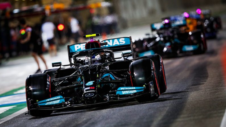 Bottas il più veloce nel venerdì di libere in Ungheria