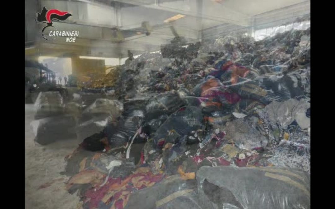 Traffico illecito di scarti tessili, indagate 19 persone e 6 aziende