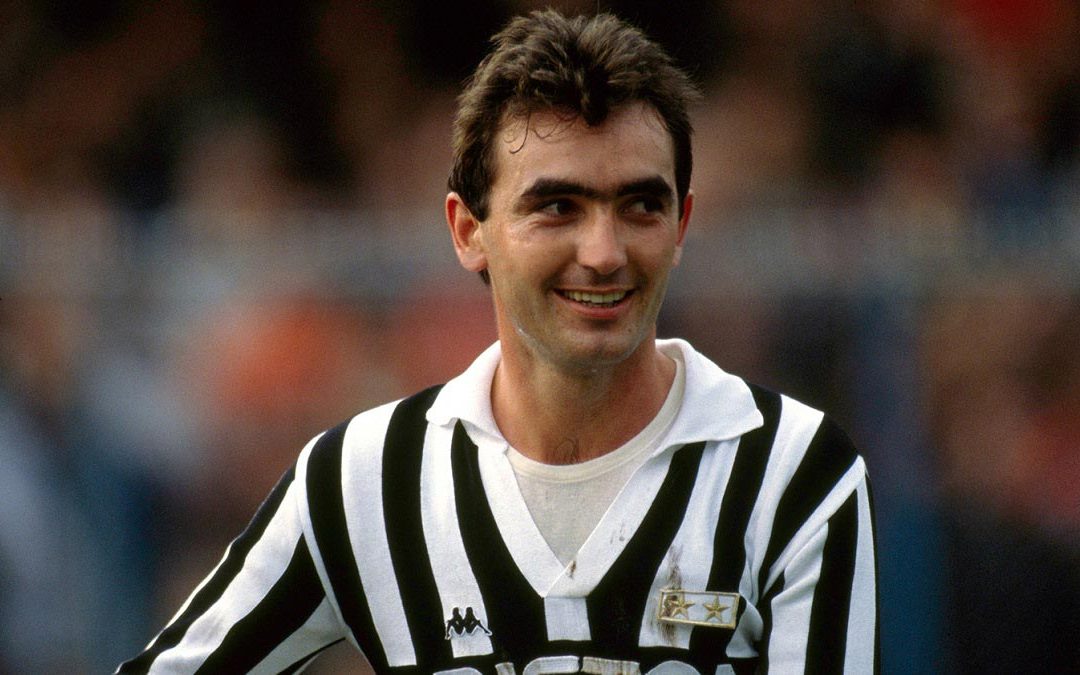 L'ex calciatore catanzarese Massimo Mauro con la maglia della Juventus