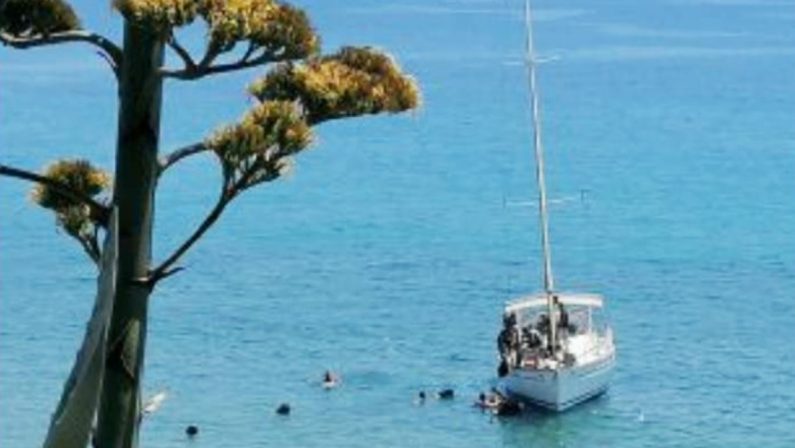 In 68 sbarcano in pieno giorno sulla spiaggia di Palizzi