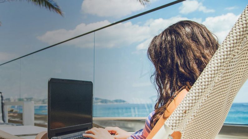 Bolletta della luce, come risparmiare nella seconda casa per le vacanze
