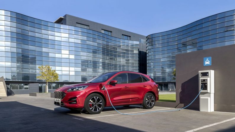 Ford Kuga Phev è il Plug In Hybrid numero uno in Europa
