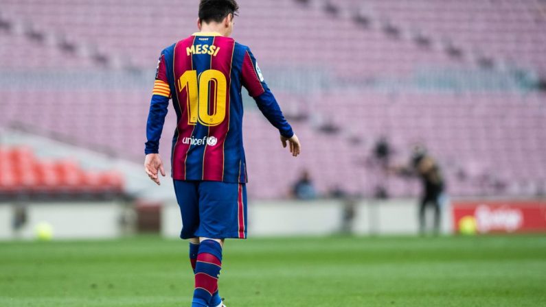 Messi dice addio al Barça “Non sono pronto, immaginavo altro finale”