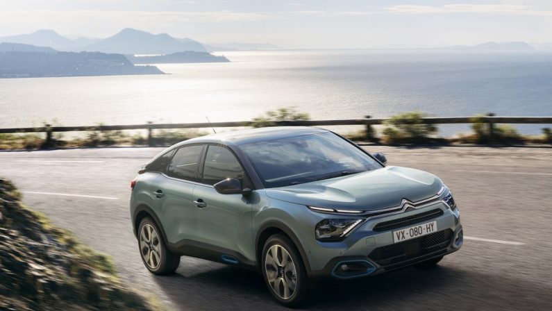 Con Citroèn è-C4 vacanze all’insegna delle zero emissioni