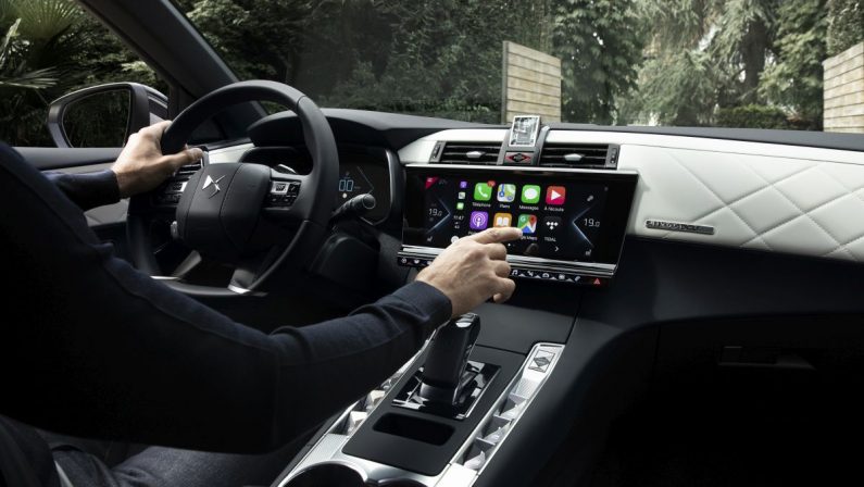 DS 7 Crossback E-Tense 4×4, controllo totale con quadro strumenti