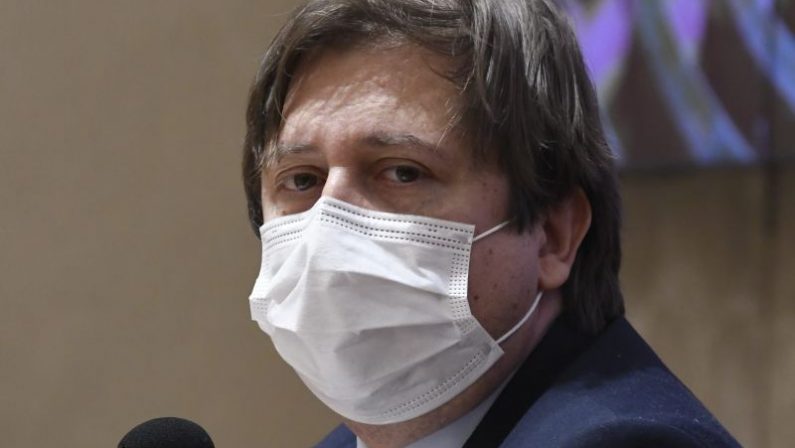 Sileri “80% vaccinati a metà settembre oppure si valuterà obbligo”