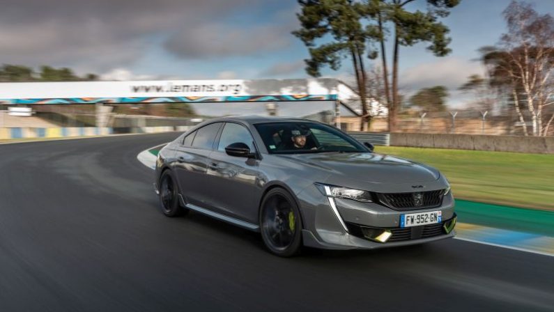 Nuova 508 Peugeot Sport Engineered, prestazioni ed efficienza